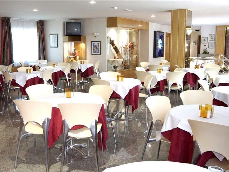 Hotel Yomo Imperial Sant Julià de Lòria Exteriér fotografie