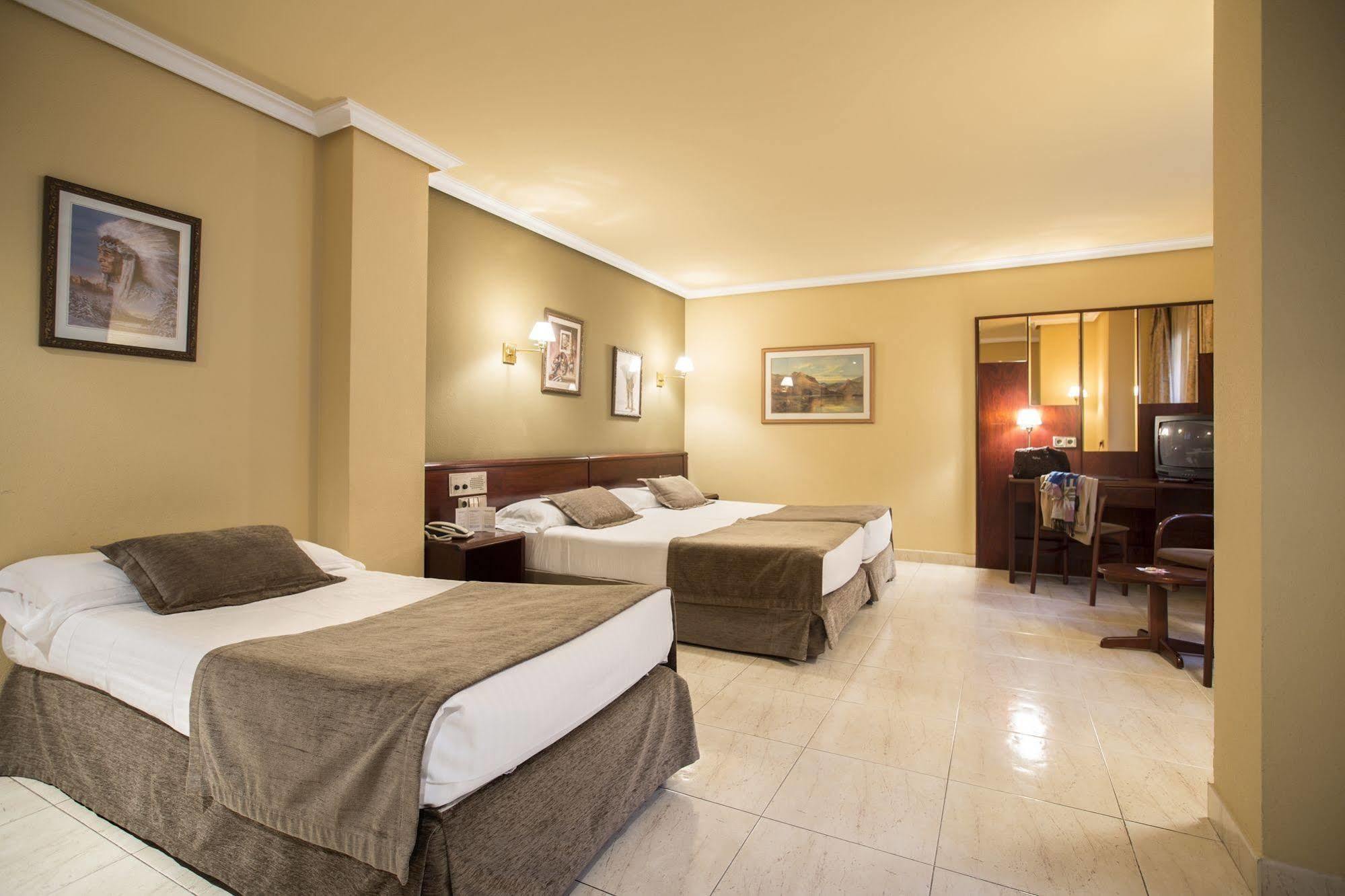 Hotel Yomo Imperial Sant Julià de Lòria Exteriér fotografie
